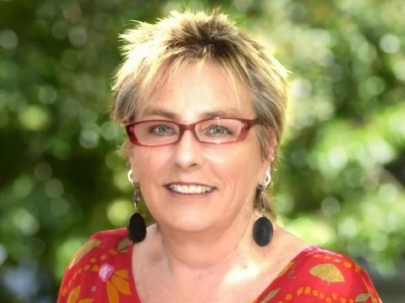 Sheena Brown headshot