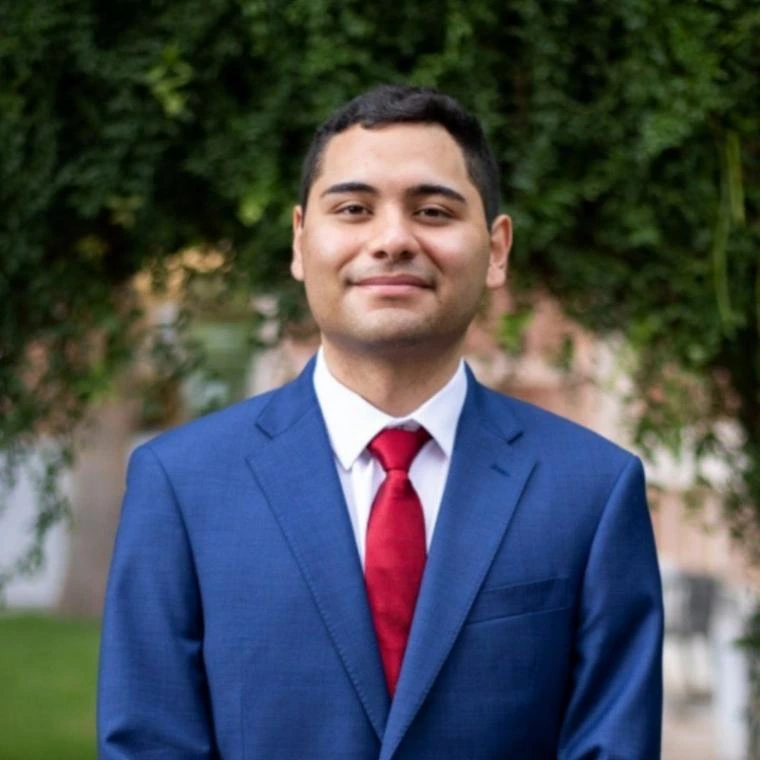 Ernesto Cabrera, Jr. Headshot