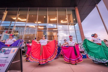foklorico dancers with painted faces